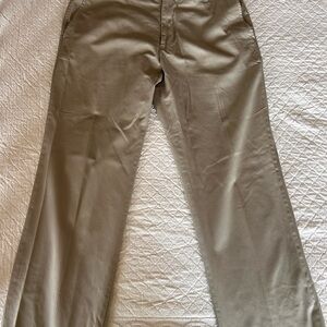 Southern Tide Men's Chino Pants in Khaki